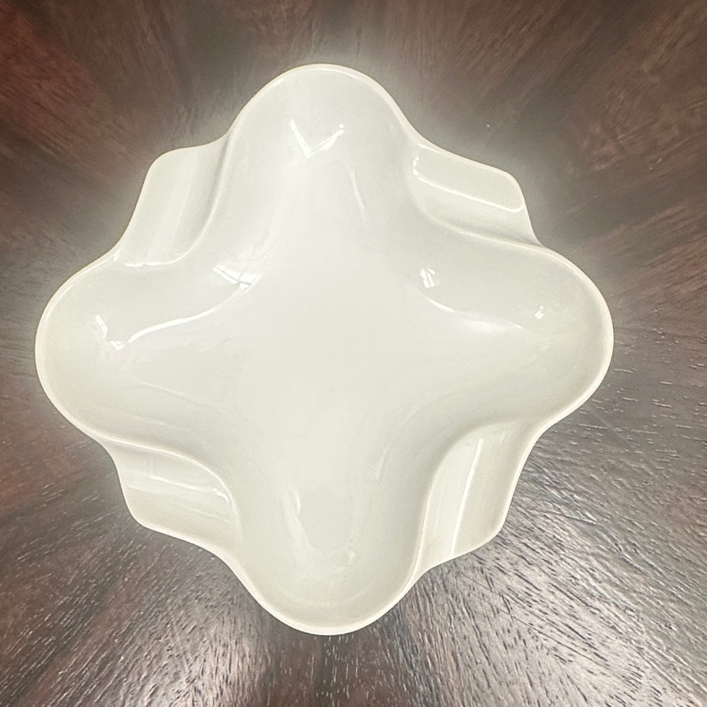 Elegant White Ceramic MCM ashtray